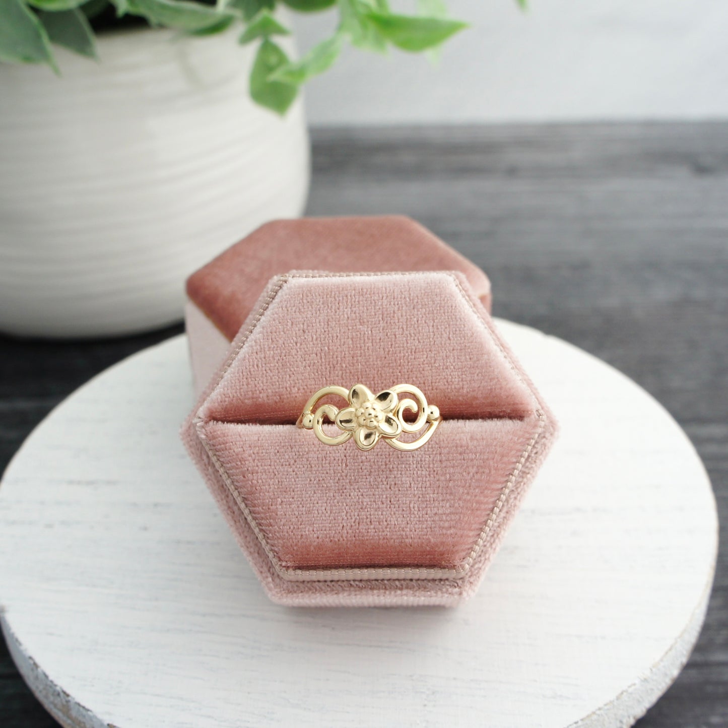 Yellow Gold Swirly Ring with Flower Center