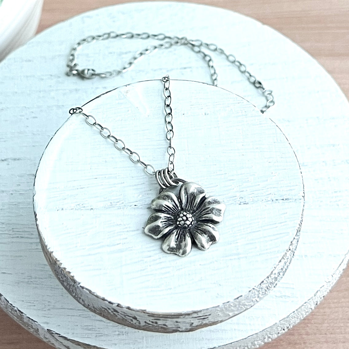 Single Flower Necklace