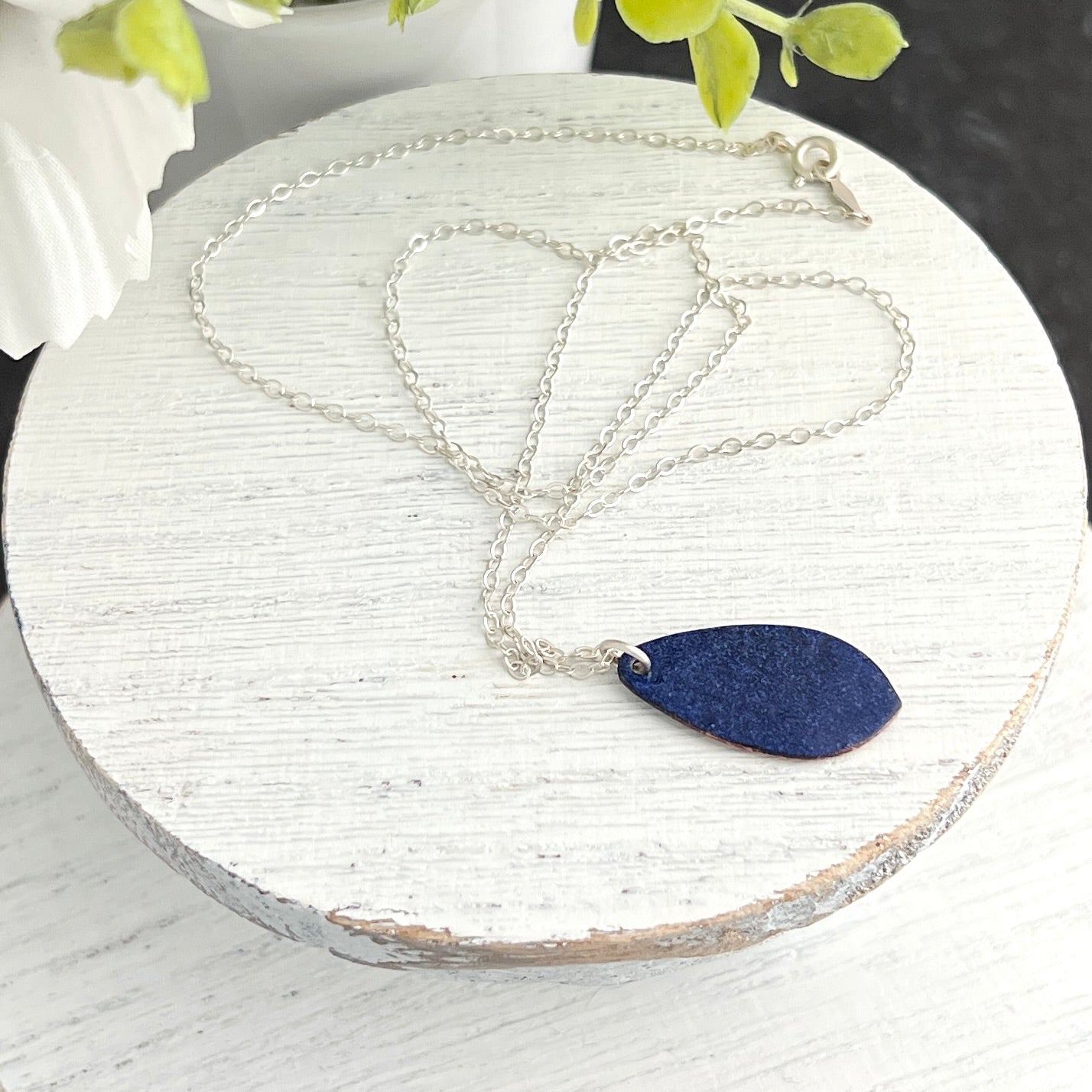 Simple Enamel Pointed Teardrop Necklace