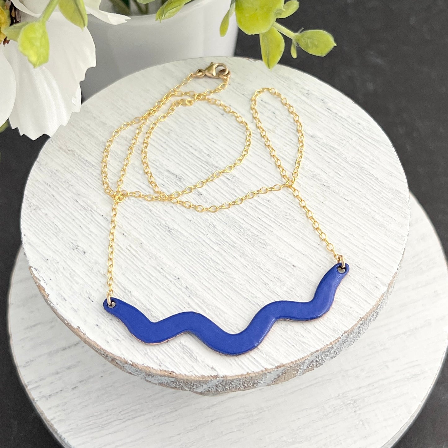 Enamel Wavy Bar Necklace