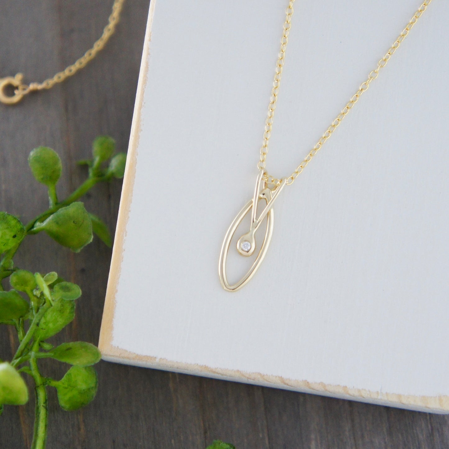 Open Marquise Yellow Gold Wire Necklace With Diamond
