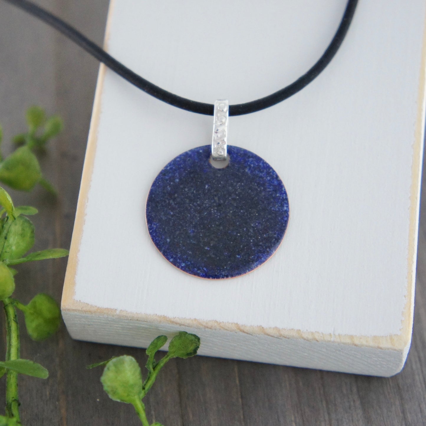 Round Enamel Disc Slide