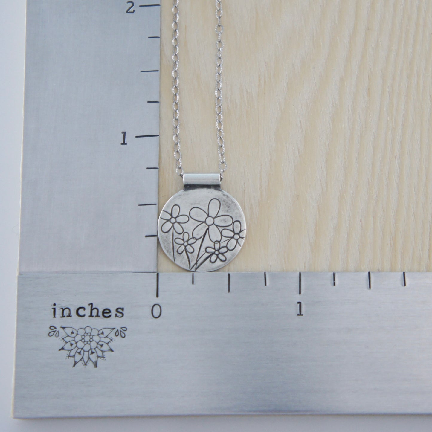 Sterling Silver Retro Daisy Necklace