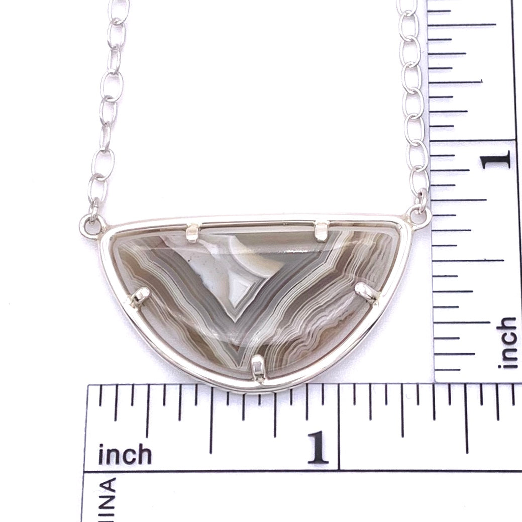 Sterling Silver Framed Agate Stationary Necklace
