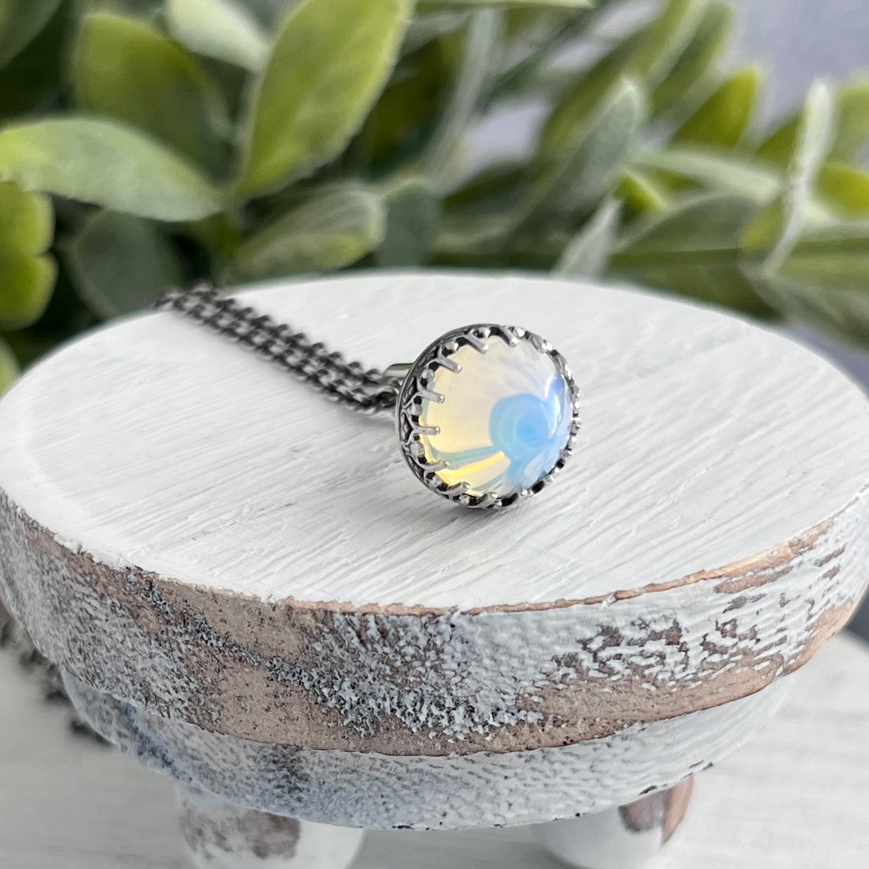 Decorative Drop Necklace with Cone Stone