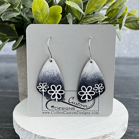 Enamel Asymmetrical Earrings With Flower Line Art